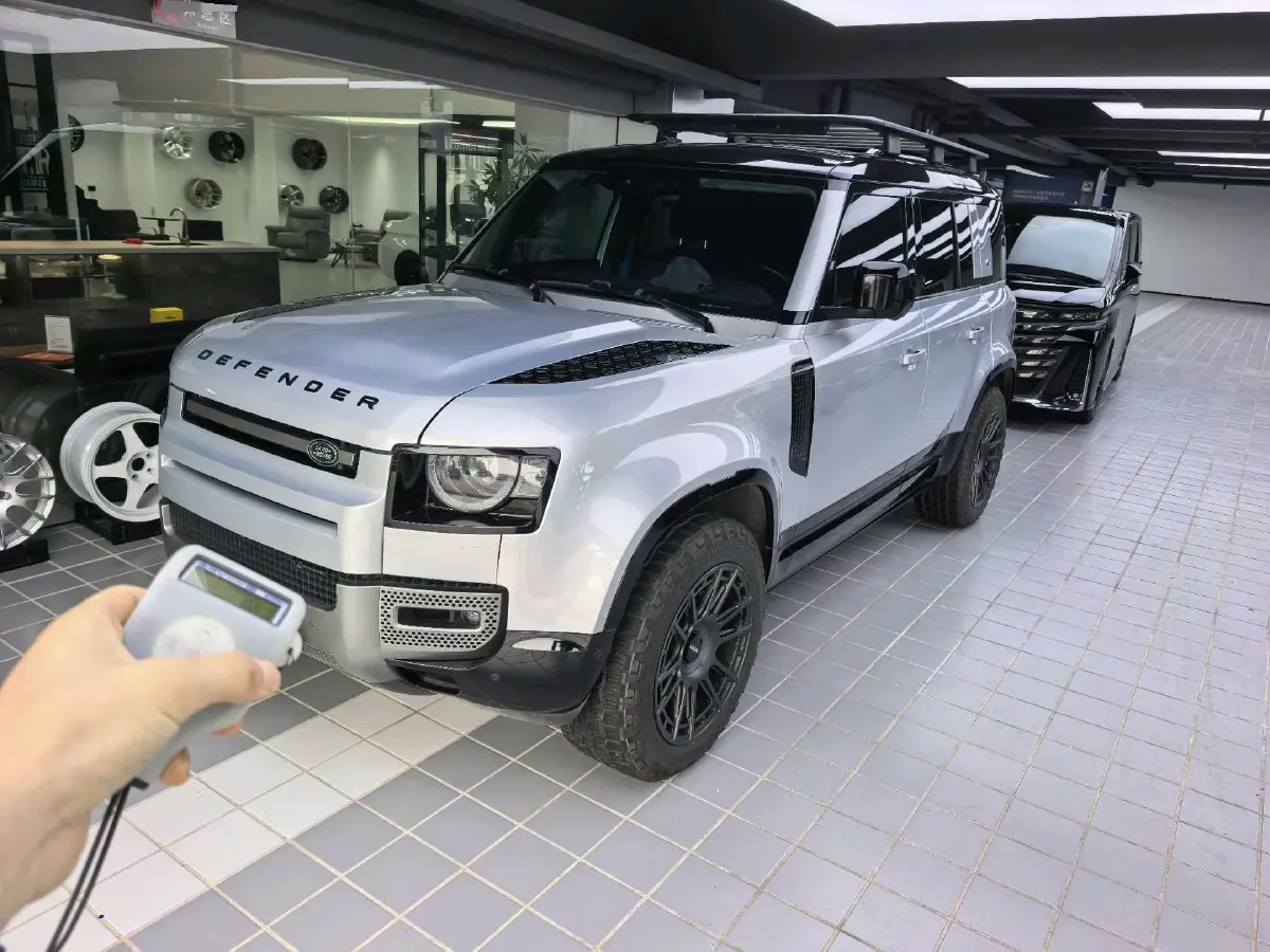 2023 Land Rover Defender 3.0T 400HP L6 8AT,autocango,china used car exporter,china ev exporter,chinese used car exporter,chinese used ev exporter