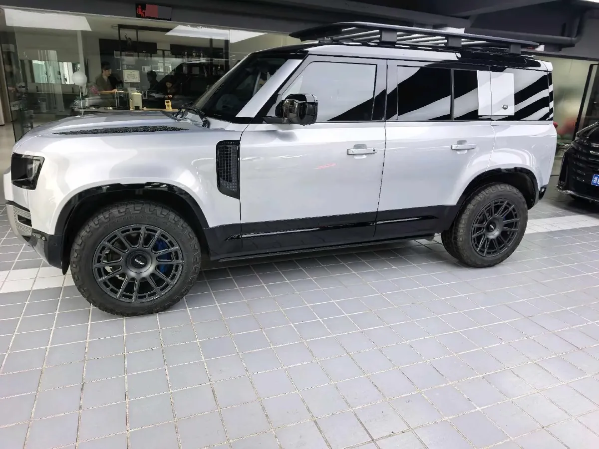 2023 Land Rover Defender 3.0T 400HP L6 8AT,autocango,china used car exporter,china ev exporter,chinese used car exporter,chinese used ev exporter