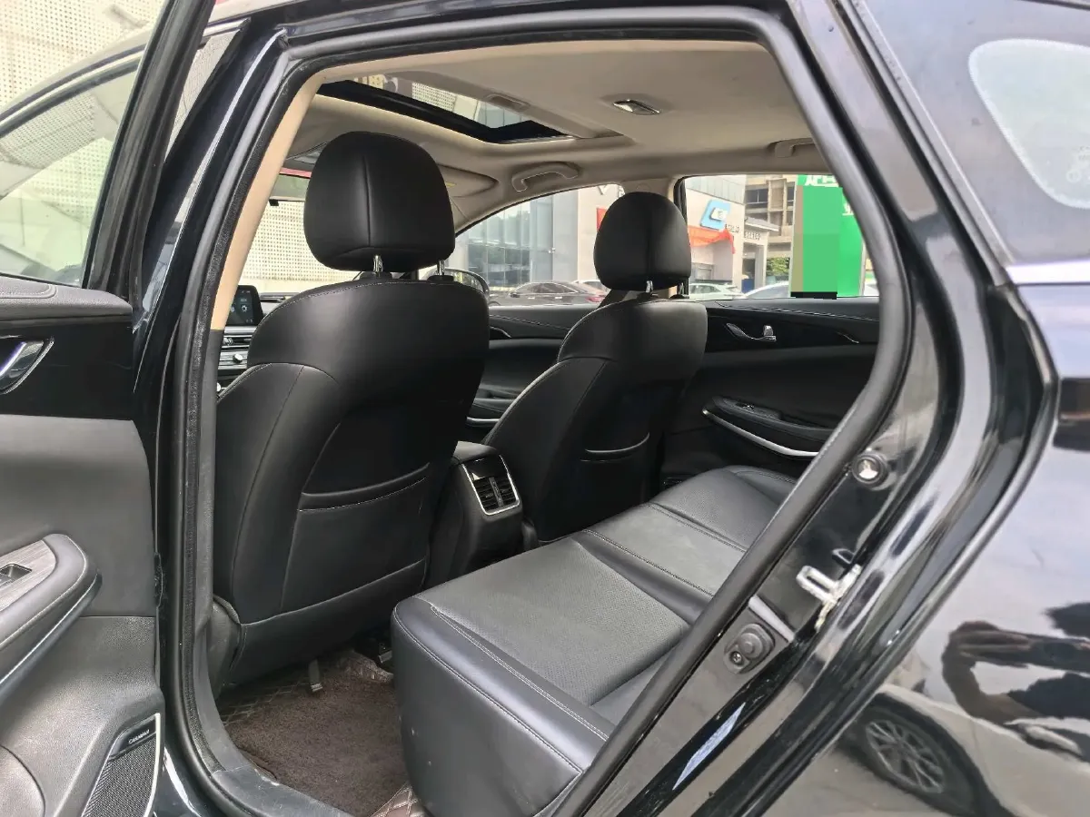 2020 ChangAn Raeton CC 1.5T 156HP L4 6AT,autocango,china used car exporter,china ev exporter,chinese used car exporter,chinese used ev exporter