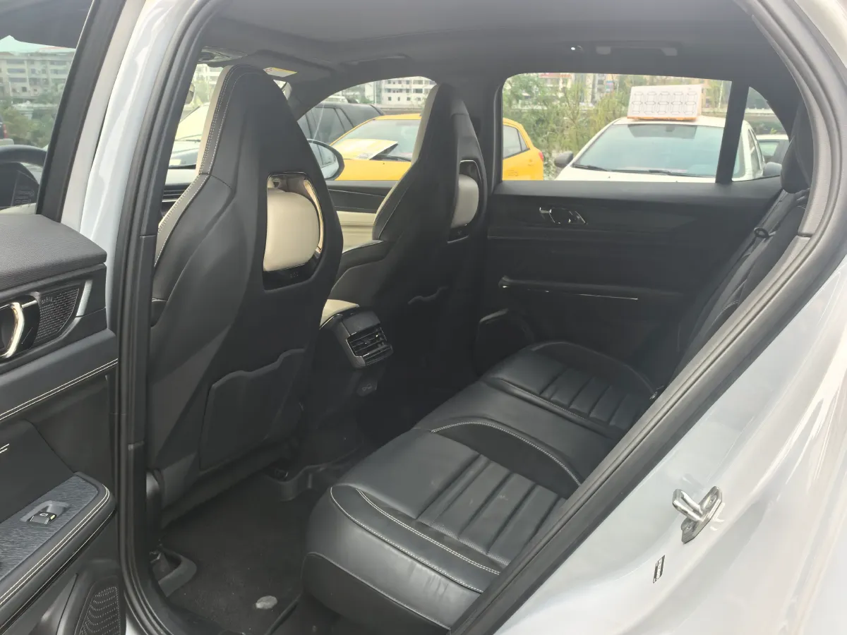 2022 Isuzu Mu-X 2.0T 220HP L4 8AT,autocango,china used car exporter,china ev exporter,chinese used car exporter,chinese used ev exporter
