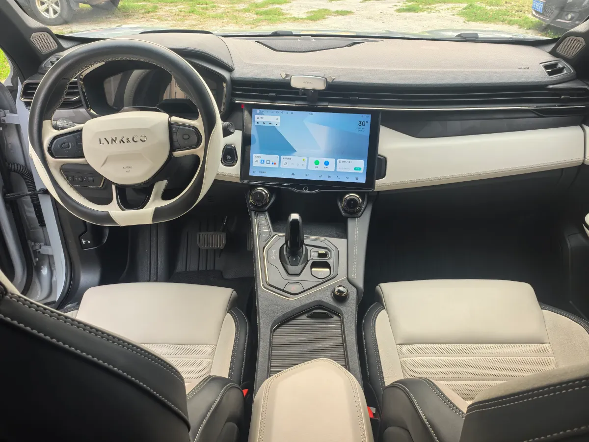 2022 Isuzu Mu-X 2.0T 220HP L4 8AT,autocango,china used car exporter,china ev exporter,chinese used car exporter,chinese used ev exporter