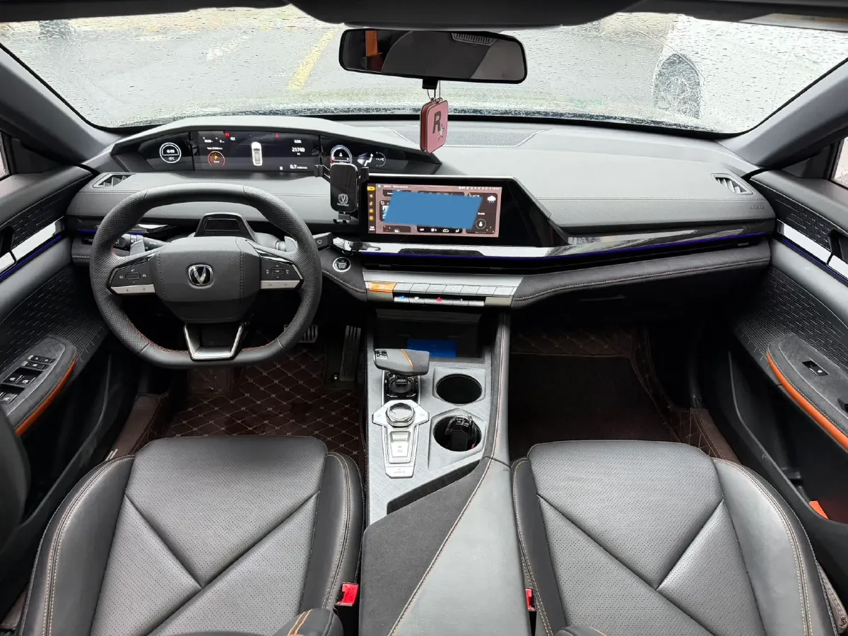 2022 ChangAn UNI-V 1.5T 188HP L4 7DCT,autocango,china used car exporter,china ev exporter,chinese used car exporter,chinese used ev exporter