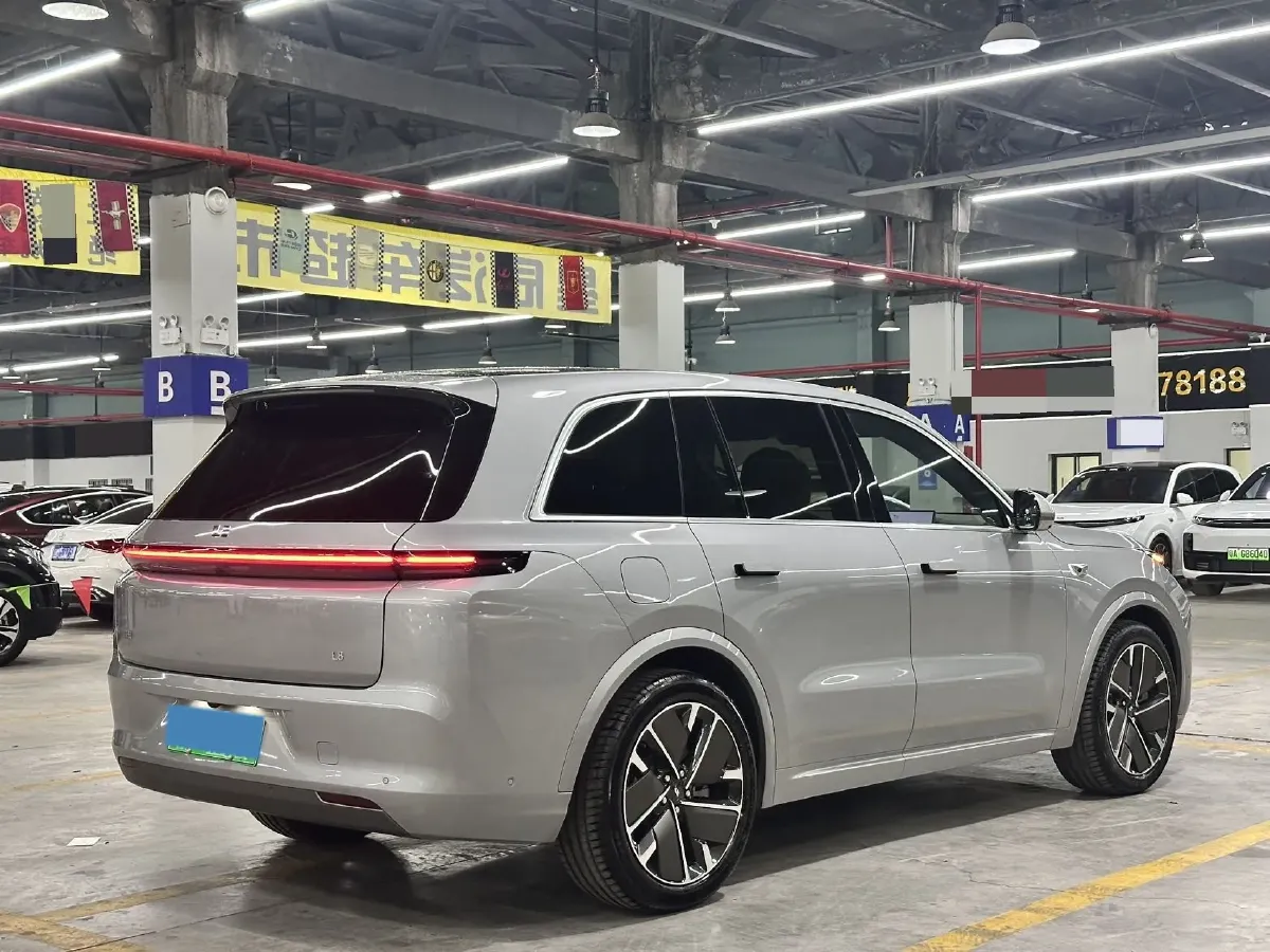 2025 Li L8 Range Extended 154HP REEV,autocango,china used car exporter,china ev exporter,chinese used car exporter,chinese used ev exporter