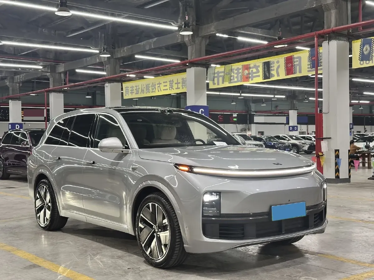 2025 Li L8 Range Extended 154HP REEV,autocango,china used car exporter,china ev exporter,chinese used car exporter,chinese used ev exporter