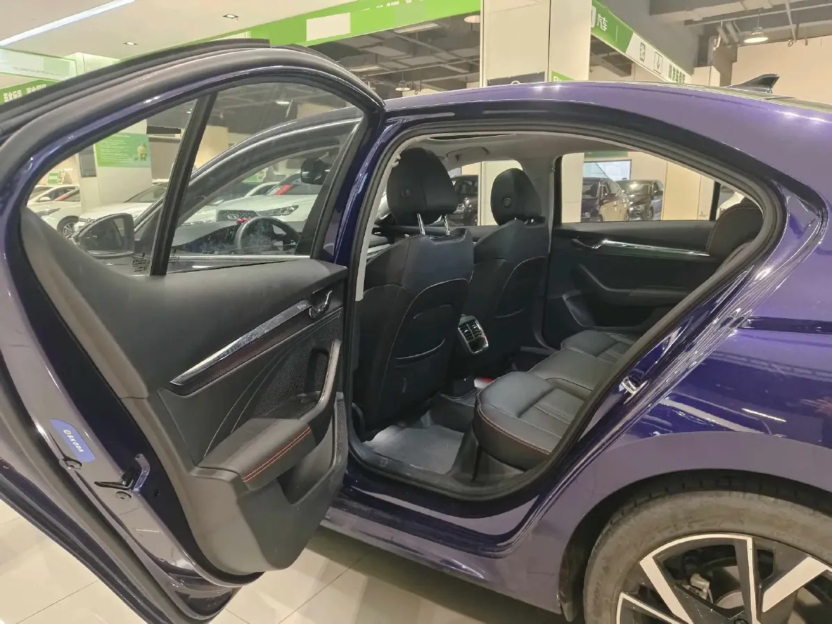 2021 Skoda Octavia 1.4T 150HP L4 7DCT,autocango,china used car exporter,china ev exporter,chinese used car exporter,chinese used ev exporter