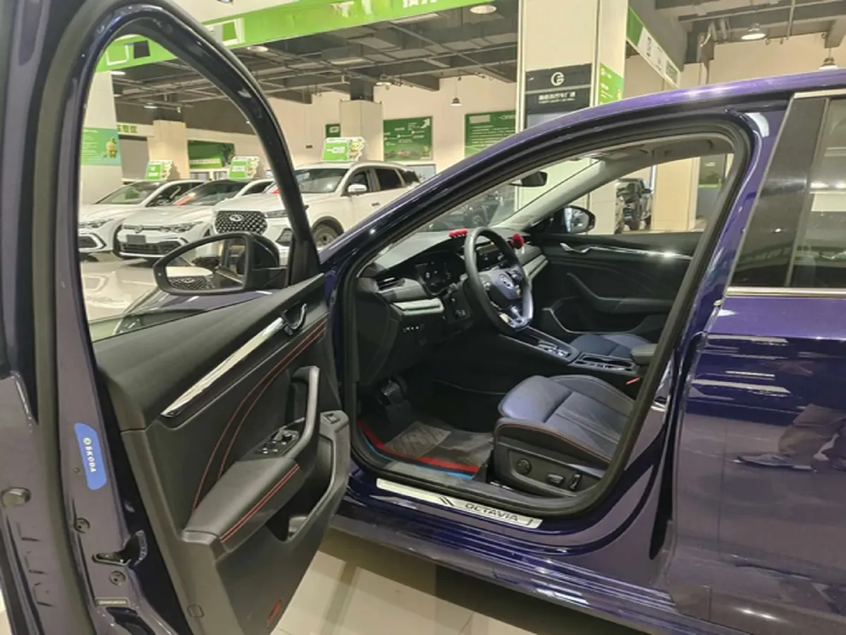 2021 Skoda Octavia 1.4T 150HP L4 7DCT,autocango,china used car exporter,china ev exporter,chinese used car exporter,chinese used ev exporter