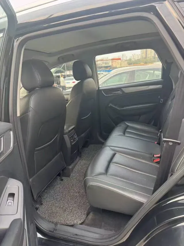 2020 Roewe i6 1.5T 169HP L4 7DCT,autocango,china used car exporter,china ev exporter,chinese used car exporter,chinese used ev exporter