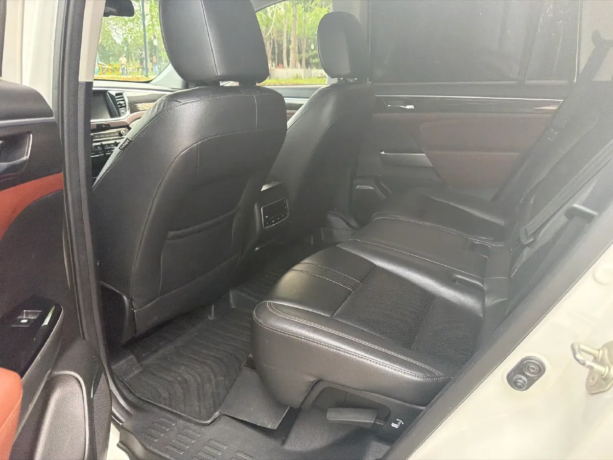 2017 GAC Trumpchi GS8 2.0T 201HP L4 6AT,autocango,china used car exporter,china ev exporter,chinese used car exporter,chinese used ev exporter