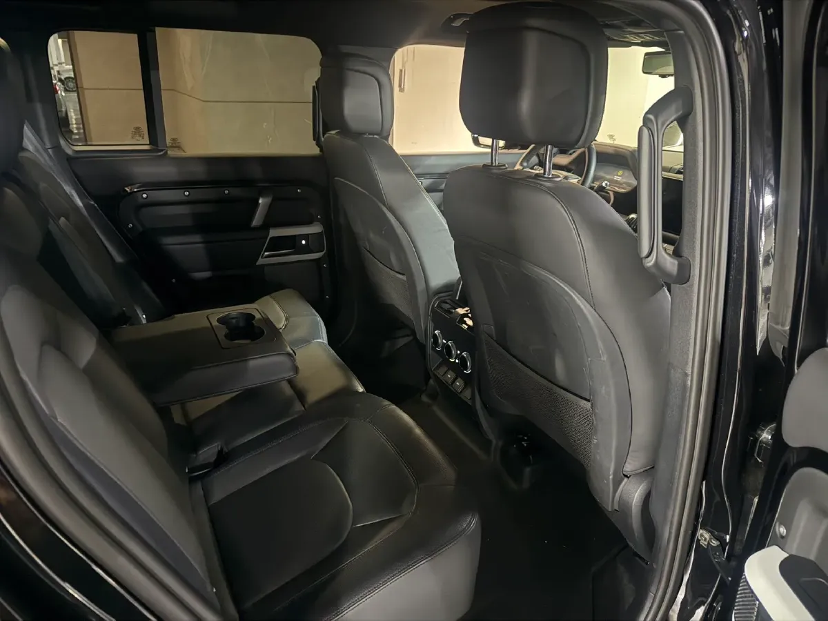 2024 Land Rover Defender 3.0T 400HP L6 8AT,autocango,china used car exporter,china ev exporter,chinese used car exporter,chinese used ev exporter