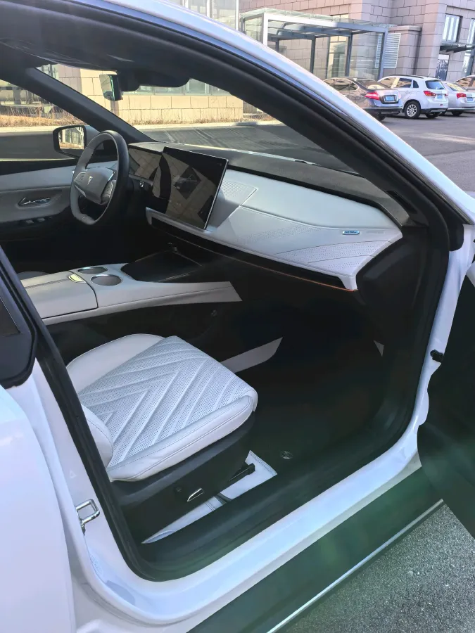 2024 Deepal SL03 1.5L 95HP L4 REEV 18.99KWH,autocango,china used car exporter,china ev exporter,chinese used car exporter,chinese used ev exporter