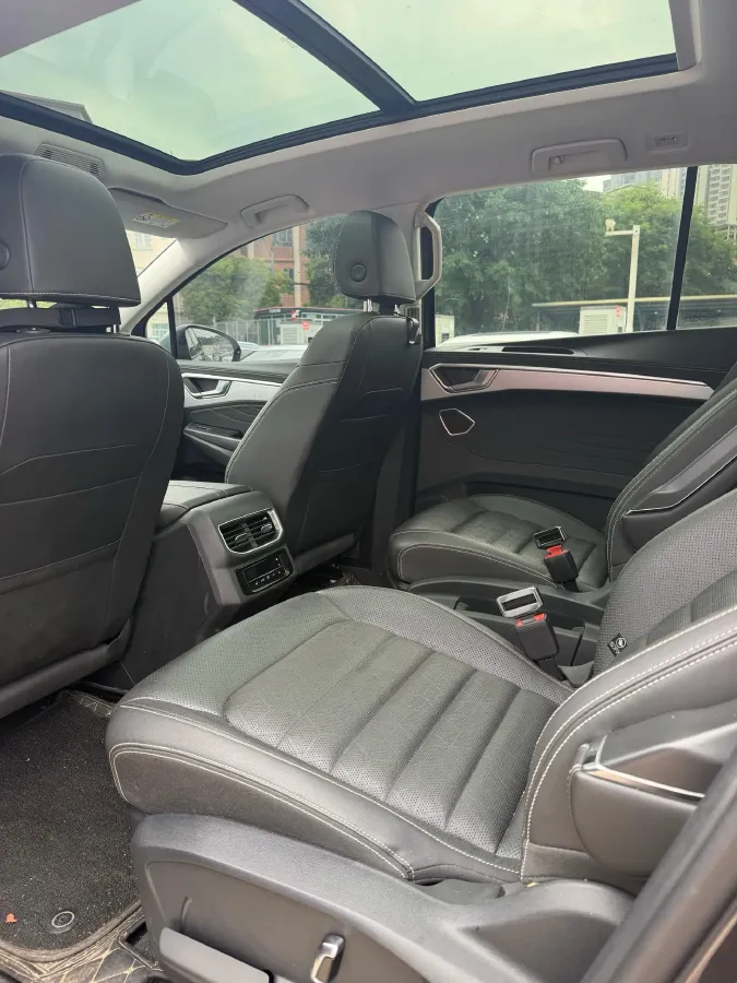 2021 Volkswagen Talagon 2.0T 220HP L4 7DCT,autocango,china used car exporter,china ev exporter,chinese used car exporter,chinese used ev exporter