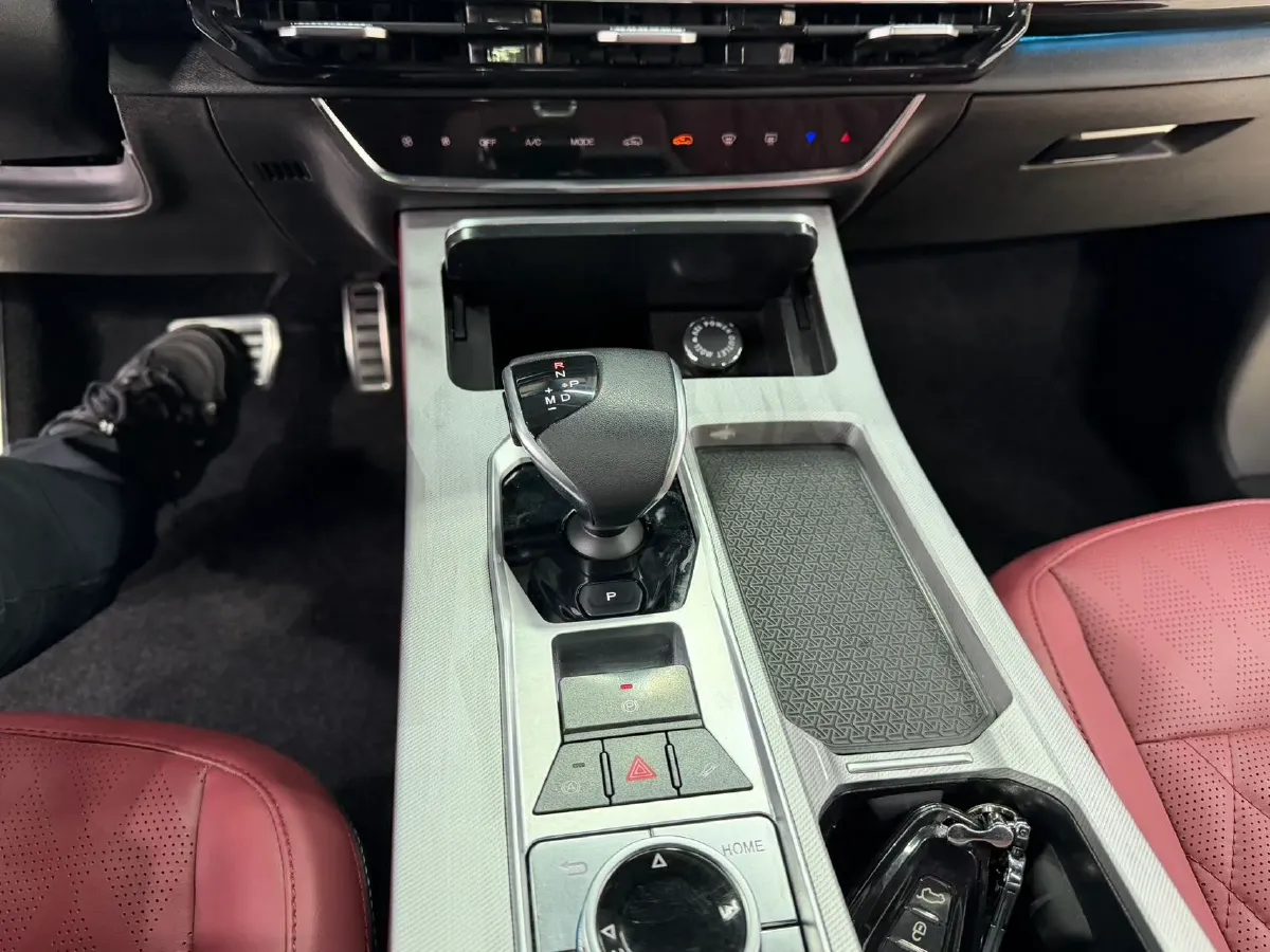 2023 Jetour X70 Plus 1.5T 156HP L4 6DCT,autocango,china used car exporter,china ev exporter,chinese used car exporter,chinese used ev exporter