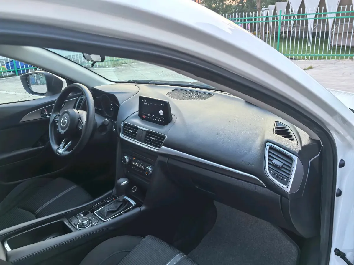 2017 Mazda 3 Axela 1.5L 117HP L4 6AT,autocango,china used car exporter,china ev exporter,chinese used car exporter,chinese used ev exporter