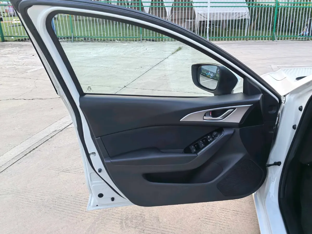 2017 Mazda 3 Axela 1.5L 117HP L4 6AT,autocango,china used car exporter,china ev exporter,chinese used car exporter,chinese used ev exporter