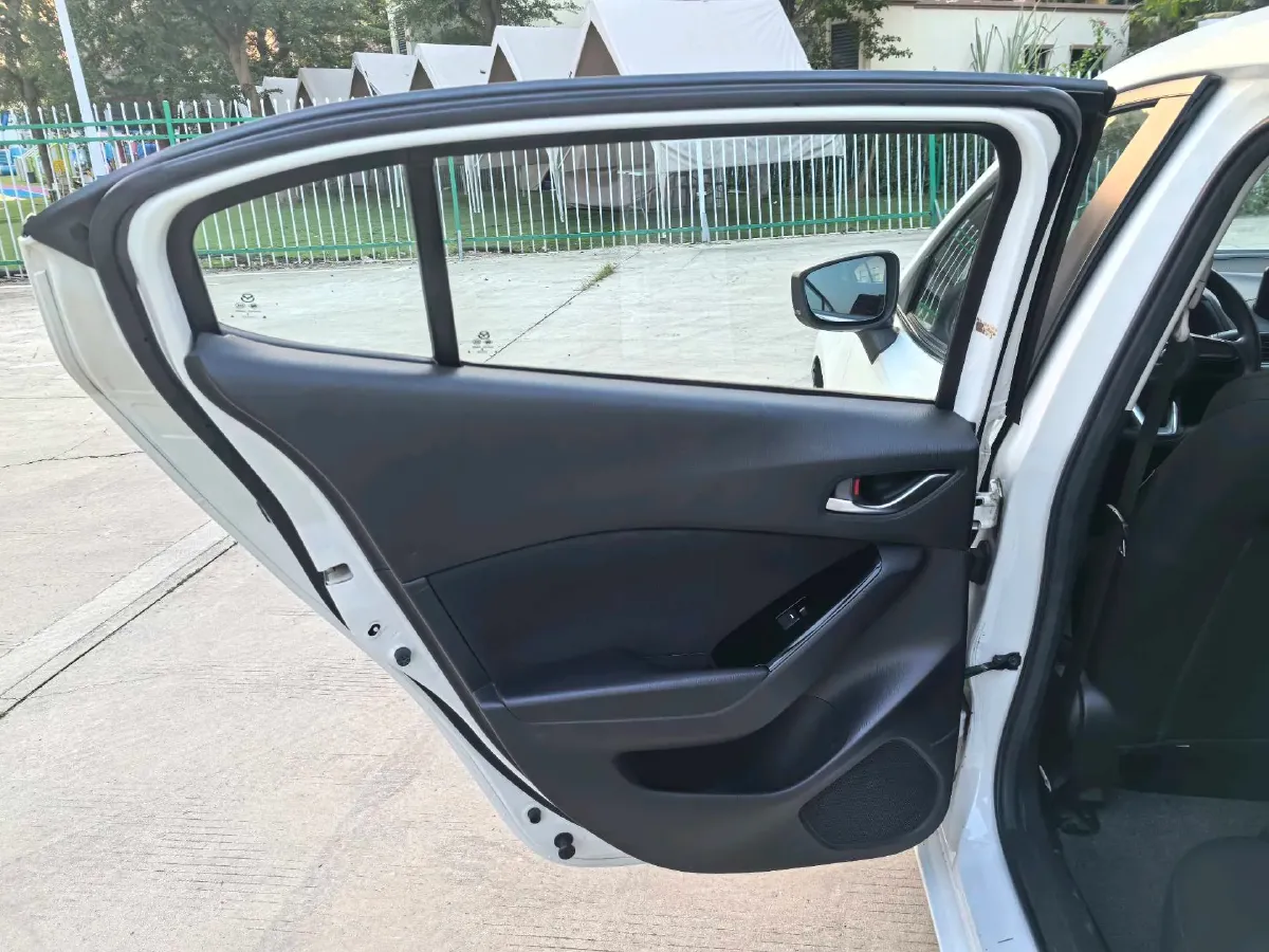 2017 Mazda 3 Axela 1.5L 117HP L4 6AT,autocango,china used car exporter,china ev exporter,chinese used car exporter,chinese used ev exporter