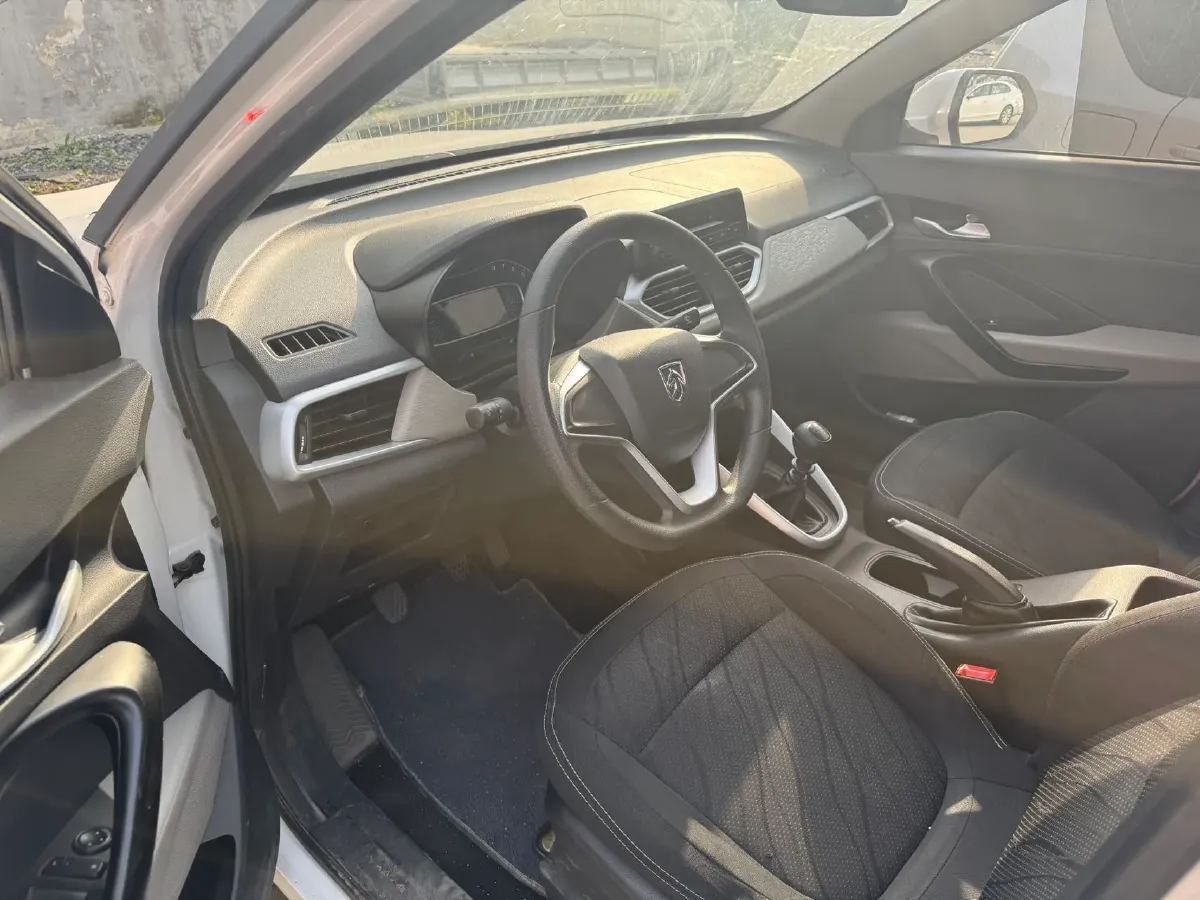 2021 BaoJun 510 1.5L 99HP L4 6MT,autocango,china used car exporter,china ev exporter,chinese used car exporter,chinese used ev exporter