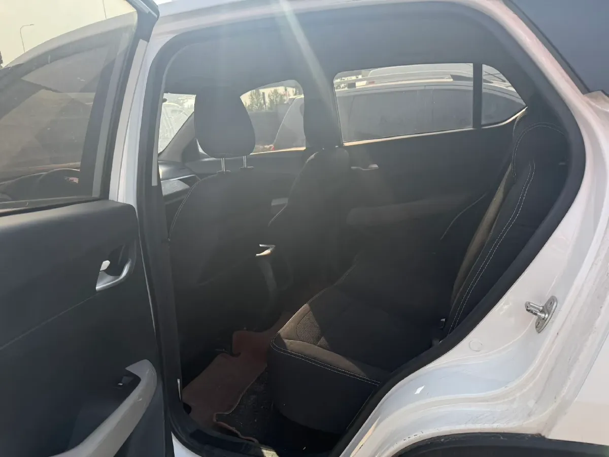 2021 BaoJun 510 1.5L 99HP L4 6MT,autocango,china used car exporter,china ev exporter,chinese used car exporter,chinese used ev exporter