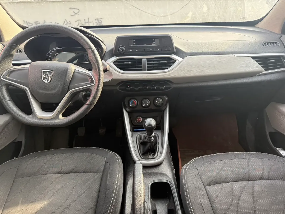 2021 BaoJun 510 1.5L 99HP L4 6MT,autocango,china used car exporter,china ev exporter,chinese used car exporter,chinese used ev exporter