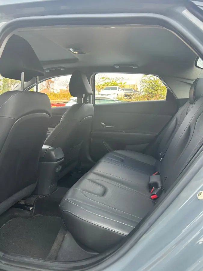 2021 Hyundai Elantra 1.5L 115HP L4 CVT,autocango,china used car exporter,china ev exporter,chinese used car exporter,chinese used ev exporter