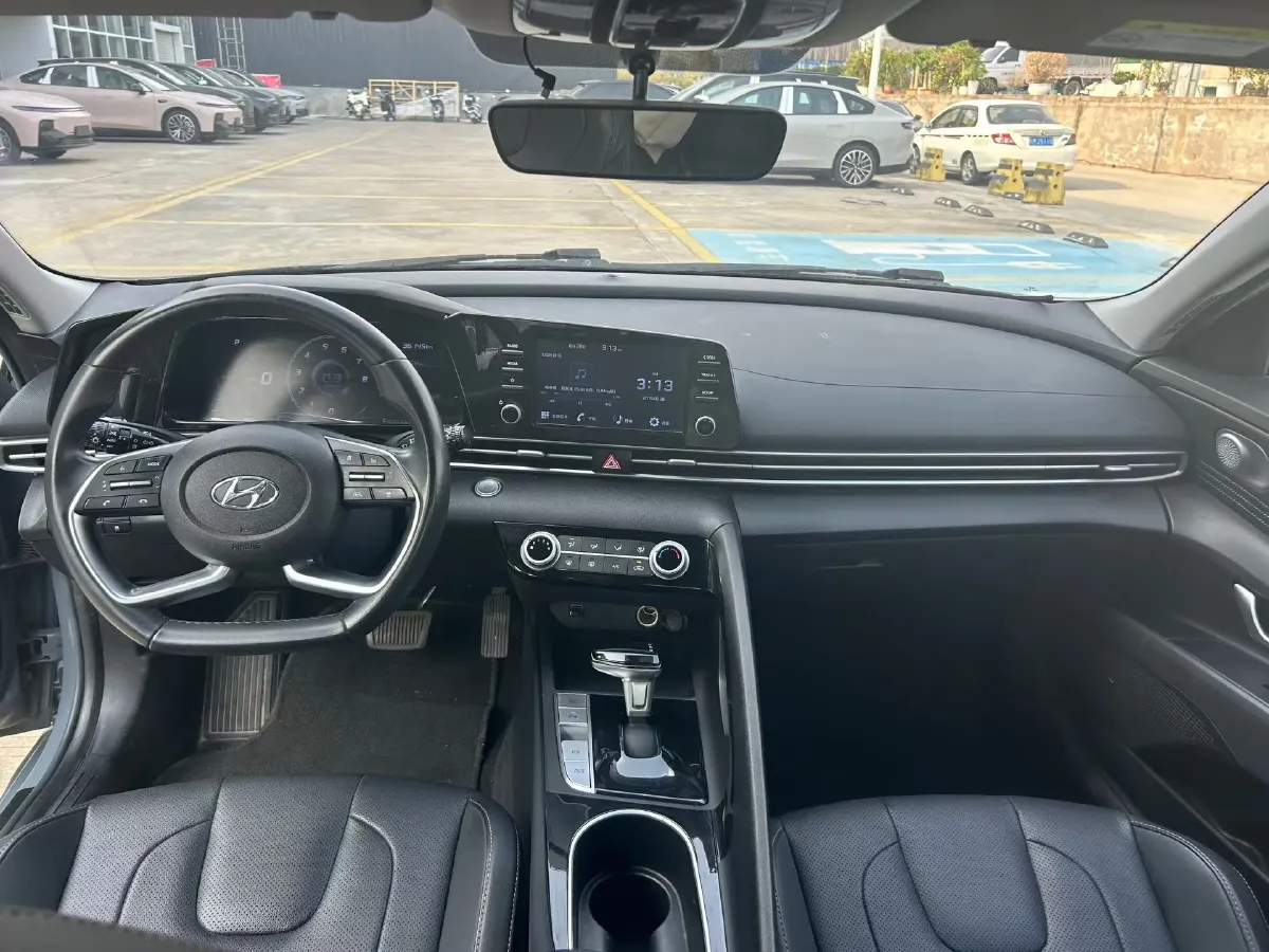2021 Hyundai Elantra 1.5L 115HP L4 CVT,autocango,china used car exporter,china ev exporter,chinese used car exporter,chinese used ev exporter