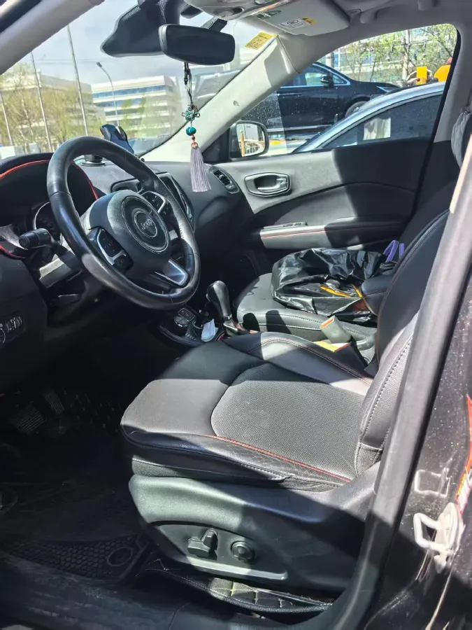 2017 Jeep Compass 2.4L 175HP L4 9AT,autocango,china used car exporter,china ev exporter,chinese used car exporter,chinese used ev exporter