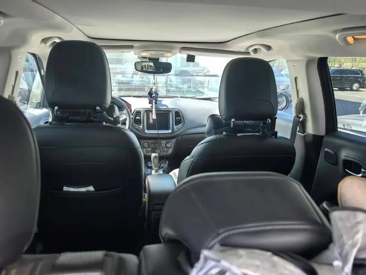 2017 Jeep Compass 2.4L 175HP L4 9AT,autocango,china used car exporter,china ev exporter,chinese used car exporter,chinese used ev exporter