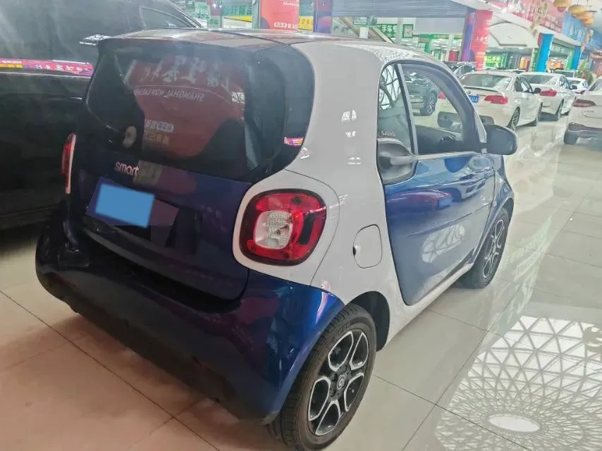 2019 Smart smart fortwo 0.9T 90HP L3 6DCT,autocango,china used car exporter,china ev exporter,chinese used car exporter,chinese used ev exporter