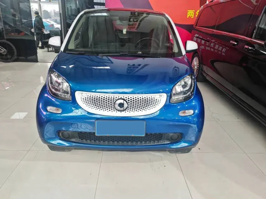 2019 Smart smart fortwo 0.9T 90HP L3 6DCT,autocango,china used car exporter,china ev exporter,chinese used car exporter,chinese used ev exporter