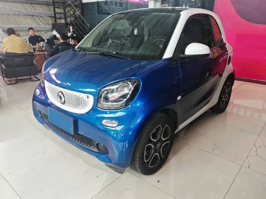 2019 Smart smart fortwo 0.9T 90HP L3 6DCT,autocango,china used car exporter,china ev exporter,chinese used car exporter,chinese used ev exporter