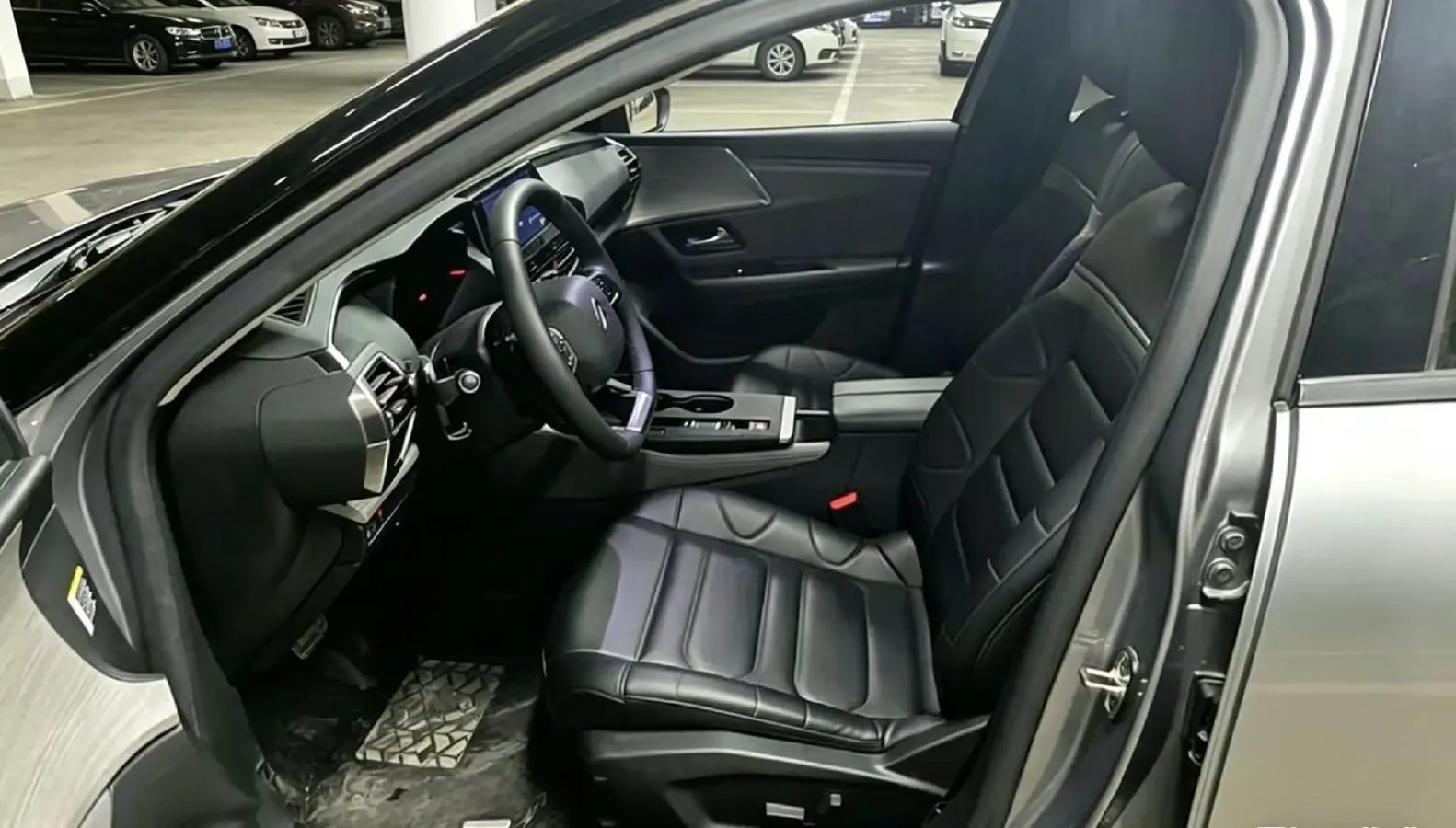 2021 Citroen C5 X 1.6T 175HP L4 8AT,autocango,china used car exporter,china ev exporter,chinese used car exporter,chinese used ev exporter