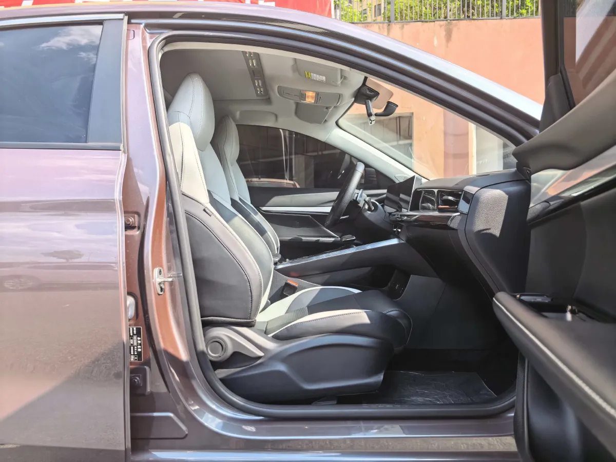 2021 MG 5 1.5T 173HP L4 7DCT,autocango,china used car exporter,china ev exporter,chinese used car exporter,chinese used ev exporter