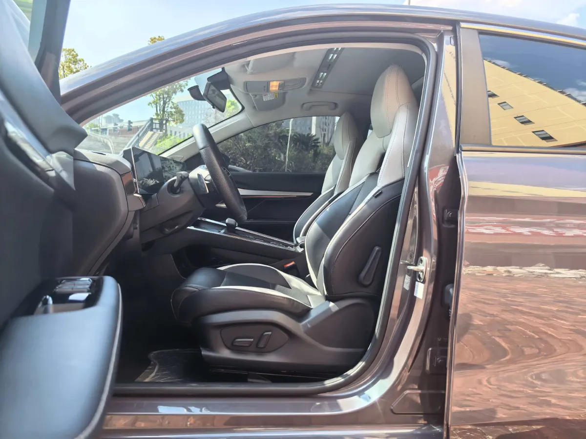 2021 MG 5 1.5T 173HP L4 7DCT,autocango,china used car exporter,china ev exporter,chinese used car exporter,chinese used ev exporter