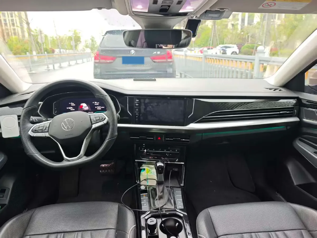 2021 Volkswagen Passat 2.0T 186HP L4 7DCT,autocango,china used car exporter,china ev exporter,chinese used car exporter,chinese used ev exporter