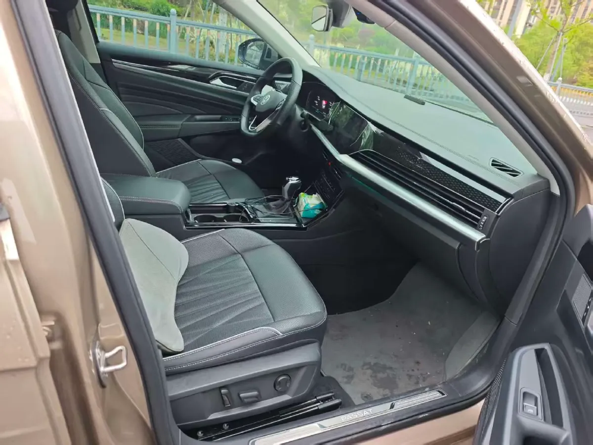 2021 Volkswagen Passat 2.0T 186HP L4 7DCT,autocango,china used car exporter,china ev exporter,chinese used car exporter,chinese used ev exporter