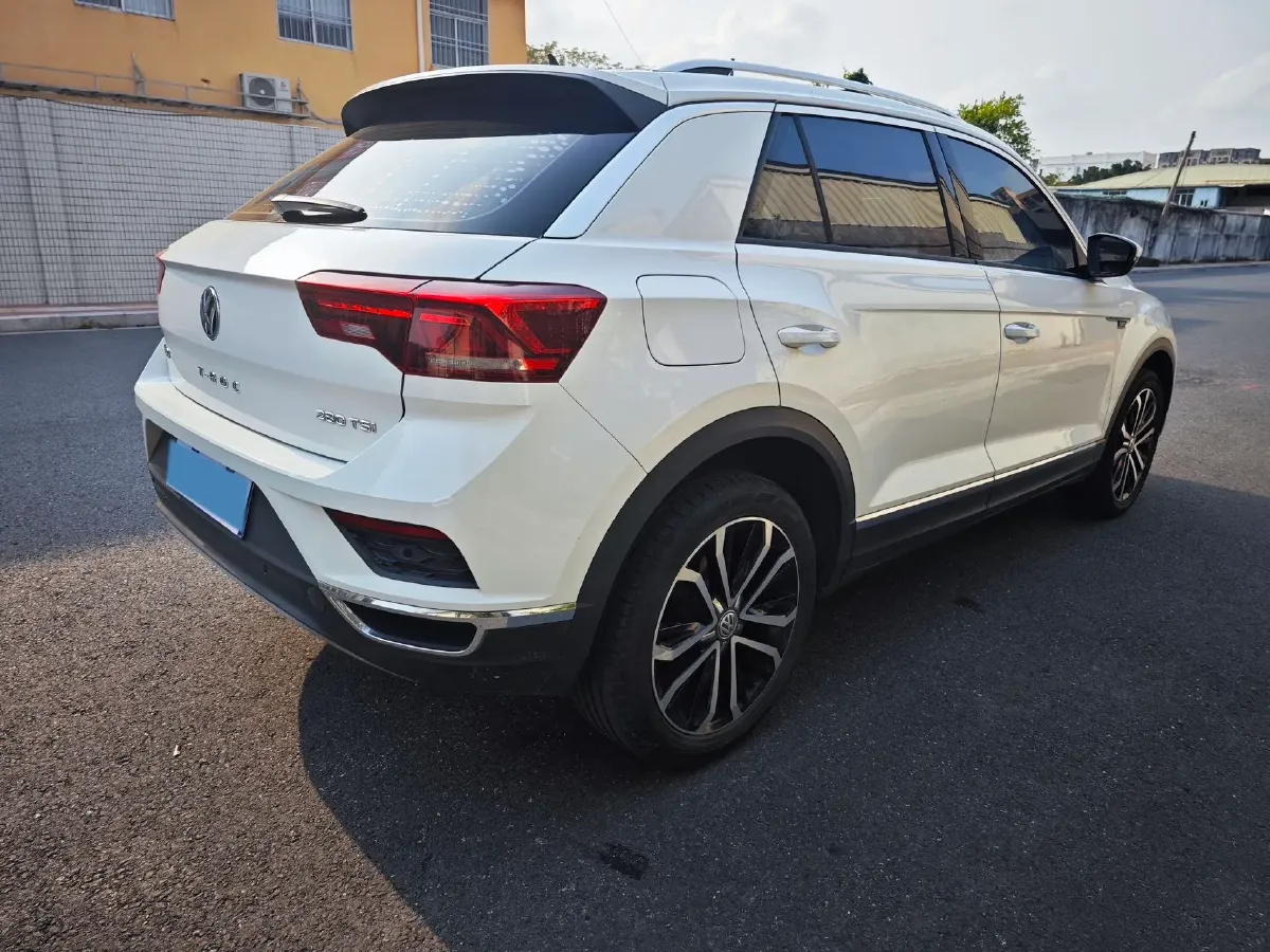 2020 Volkswagen T-Roc 1.4T 150HP L4 7DCT,autocango,china used car exporter,china ev exporter,chinese used car exporter,chinese used ev exporter