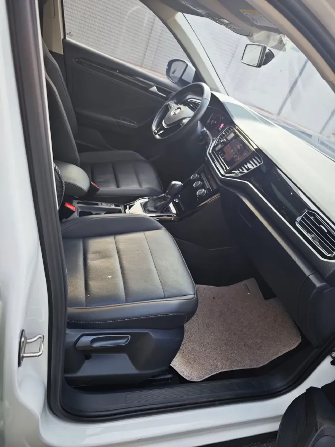 2020 Volkswagen T-Roc 1.4T 150HP L4 7DCT,autocango,china used car exporter,china ev exporter,chinese used car exporter,chinese used ev exporter