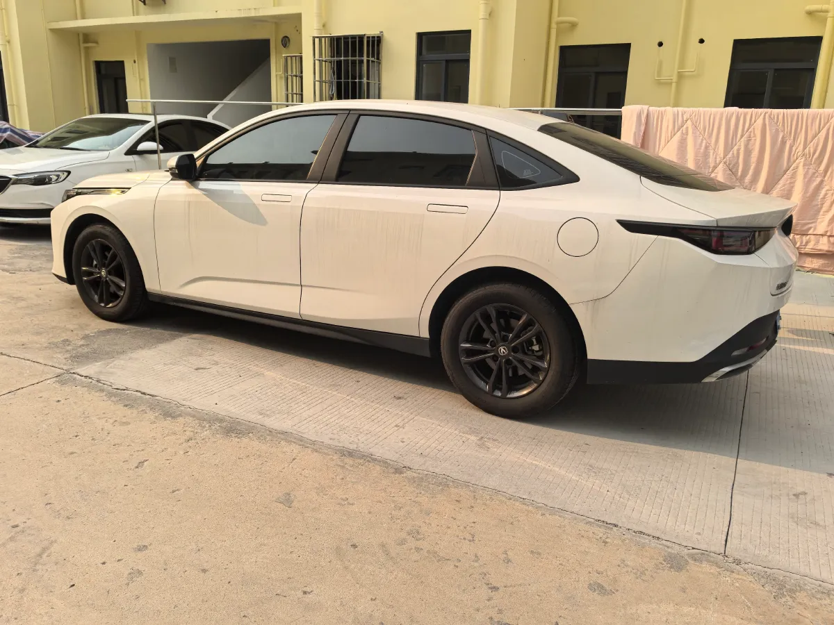 2023 ChangAn Lamore 1.5T 170HP L4 7DCT,autocango,china used car exporter,china ev exporter,chinese used car exporter,chinese used ev exporter