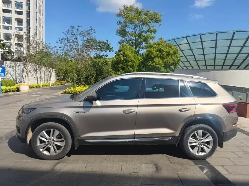 2018 Skoda Kodiak 2.0T 186HP L4 7DCT,autocango,china used car exporter,china ev exporter,chinese used car exporter,chinese used ev exporter