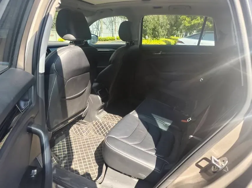 2018 Skoda Kodiak 2.0T 186HP L4 7DCT,autocango,china used car exporter,china ev exporter,chinese used car exporter,chinese used ev exporter