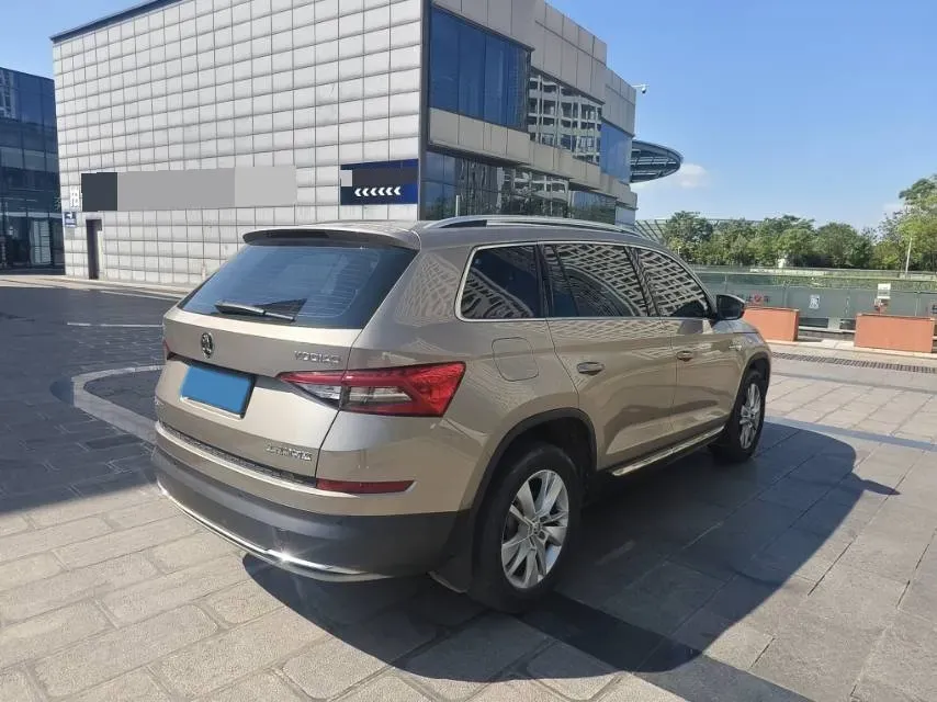 2018 Skoda Kodiak 2.0T 186HP L4 7DCT,autocango,china used car exporter,china ev exporter,chinese used car exporter,chinese used ev exporter