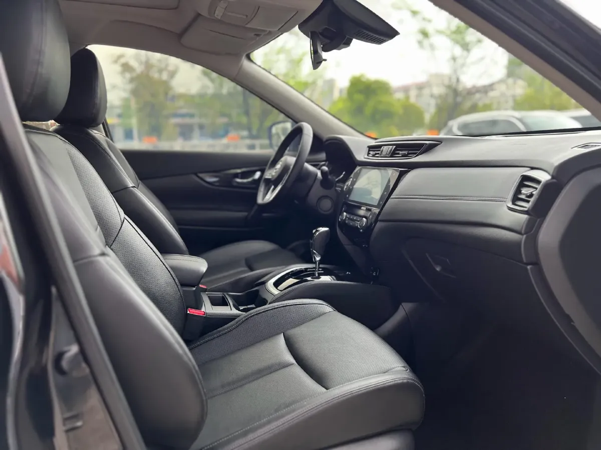 2023 Nissan X-Trail 2.0L 151HP L4 CVT,autocango,china used car exporter,china ev exporter,chinese used car exporter,chinese used ev exporter