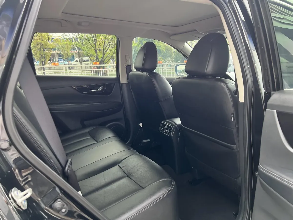 2023 Nissan X-Trail 2.0L 151HP L4 CVT,autocango,china used car exporter,china ev exporter,chinese used car exporter,chinese used ev exporter