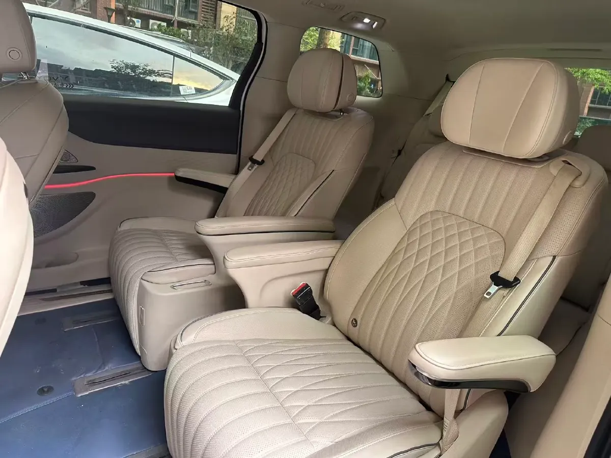 2022 Voyah Dream 1.5T 136HP L4 PHEV 25.57KWH,autocango,china used car exporter,china ev exporter,chinese used car exporter,chinese used ev exporter