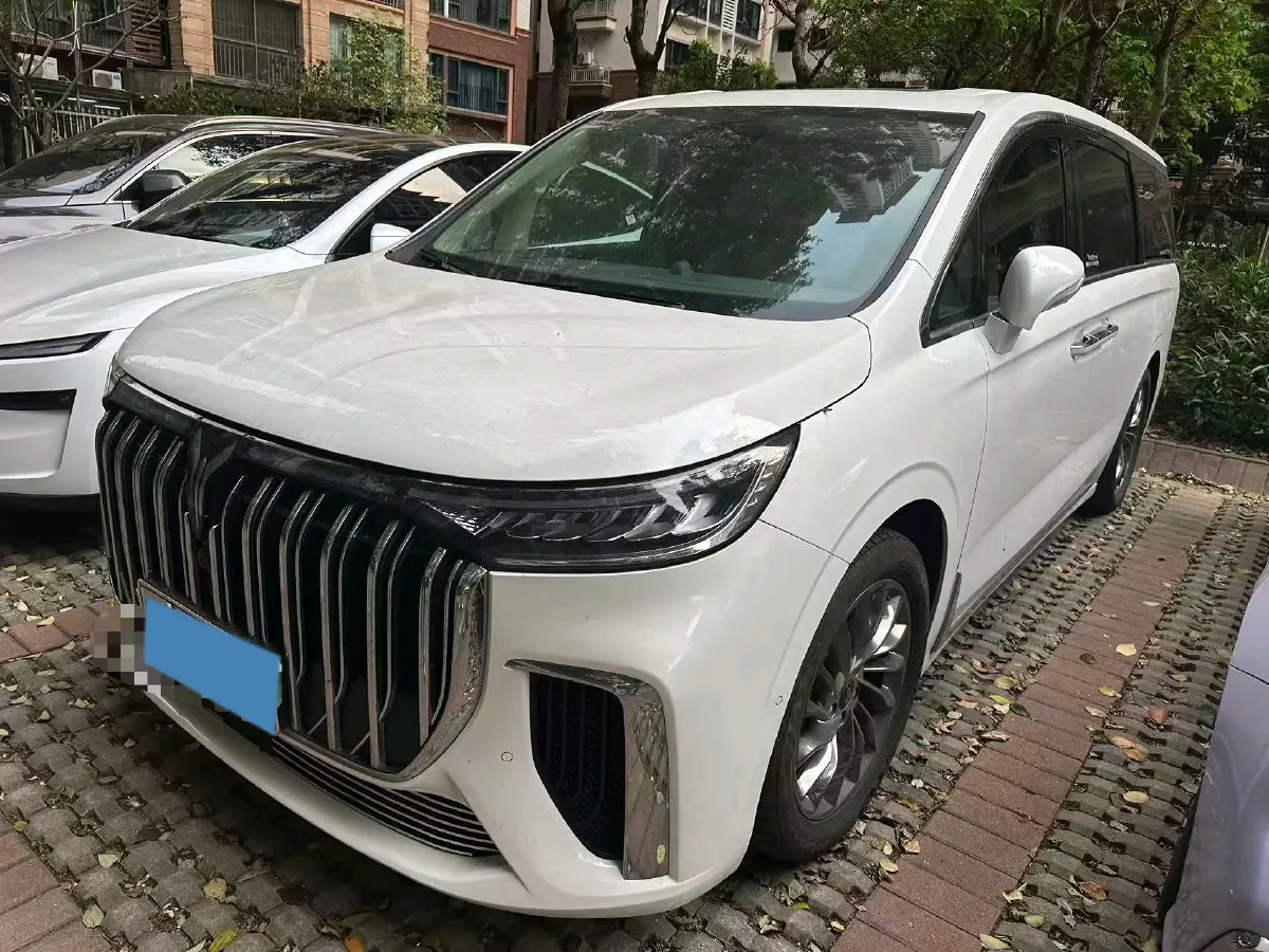 2022 Voyah Dream 1.5T 136HP L4 PHEV 25.57KWH,autocango,china used car exporter,china ev exporter,chinese used car exporter,chinese used ev exporter