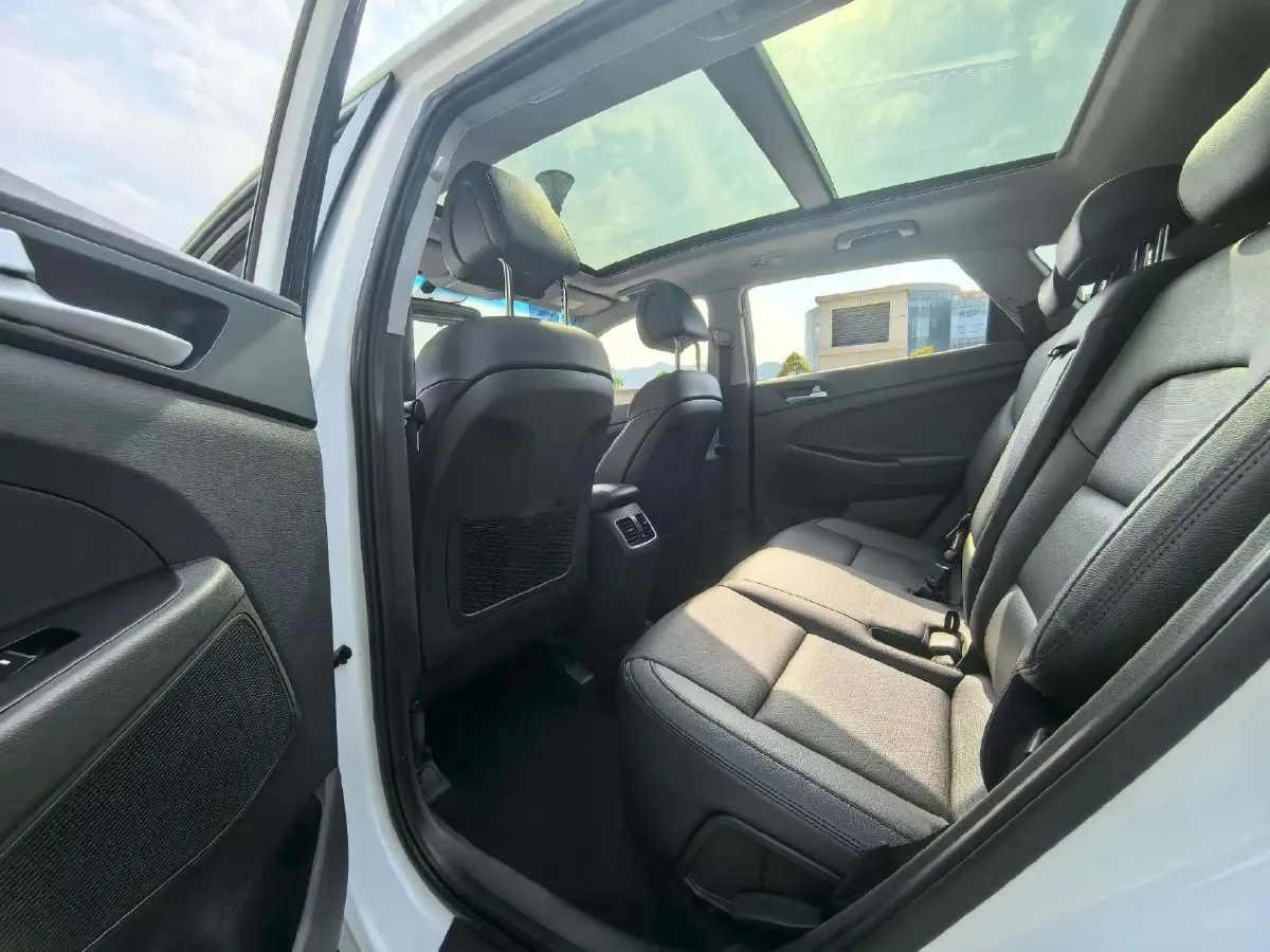 2018 Hyundai Tucson 1.6T 177HP L4 7DCT,autocango,china used car exporter,china ev exporter,chinese used car exporter,chinese used ev exporter