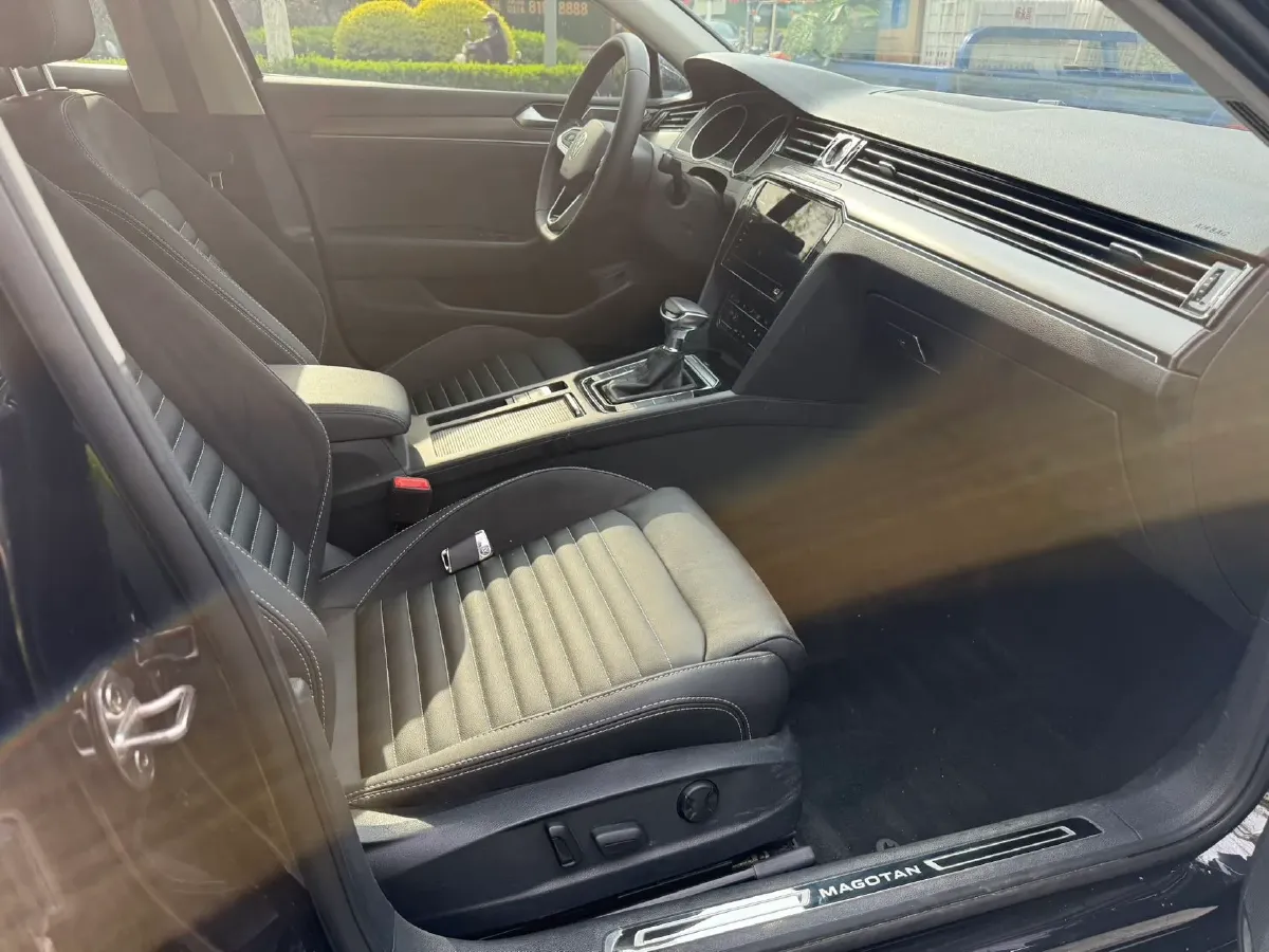 2020 Volkswagen Magotan 2.0T 186HP L4 7DCT,autocango,china used car exporter,china ev exporter,chinese used car exporter,chinese used ev exporter
