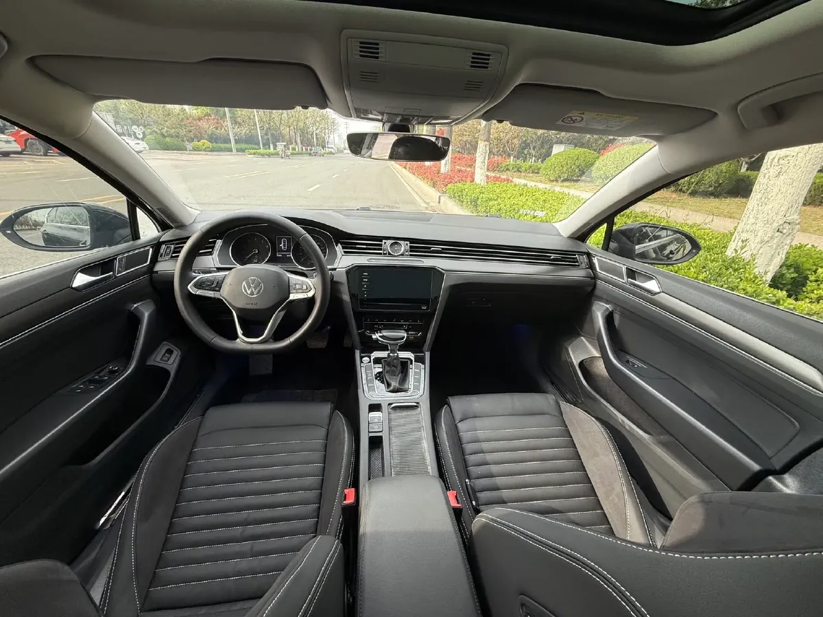 2020 Volkswagen Magotan 2.0T 186HP L4 7DCT,autocango,china used car exporter,china ev exporter,chinese used car exporter,chinese used ev exporter