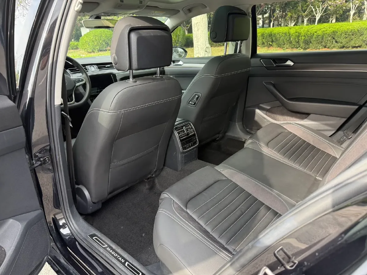 2020 Volkswagen Magotan 2.0T 186HP L4 7DCT,autocango,china used car exporter,china ev exporter,chinese used car exporter,chinese used ev exporter