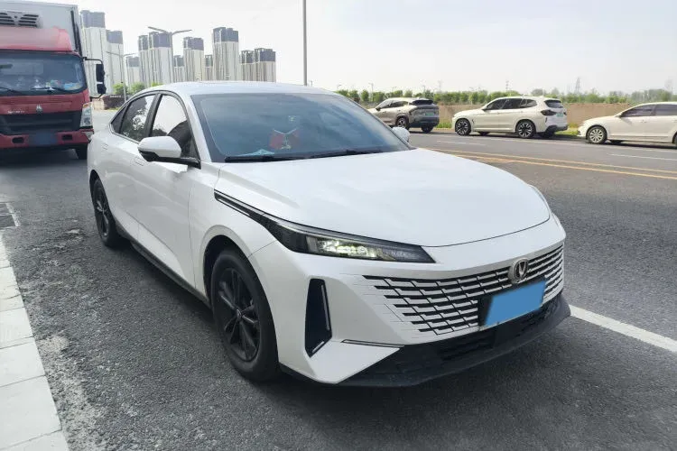 2023 ChangAn Lamore 1.5T 170HP L4 7DCT,autocango,china used car exporter,china ev exporter,chinese used car exporter,chinese used ev exporter