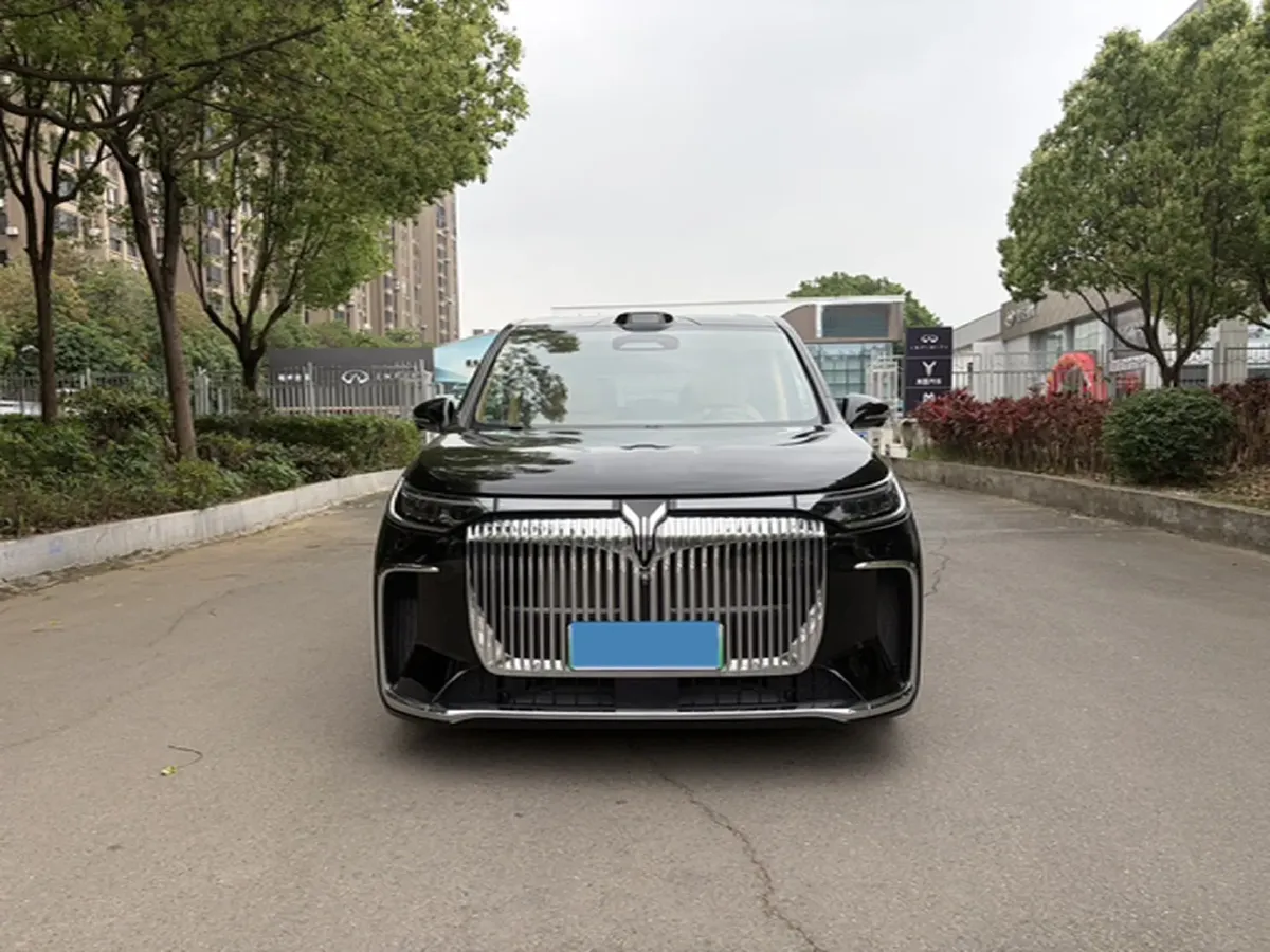 2025 Voyah Dream 1.5T 150HP L4 PHEV 41.7KWH,autocango,china used car exporter,china ev exporter,chinese used car exporter,chinese used ev exporter
